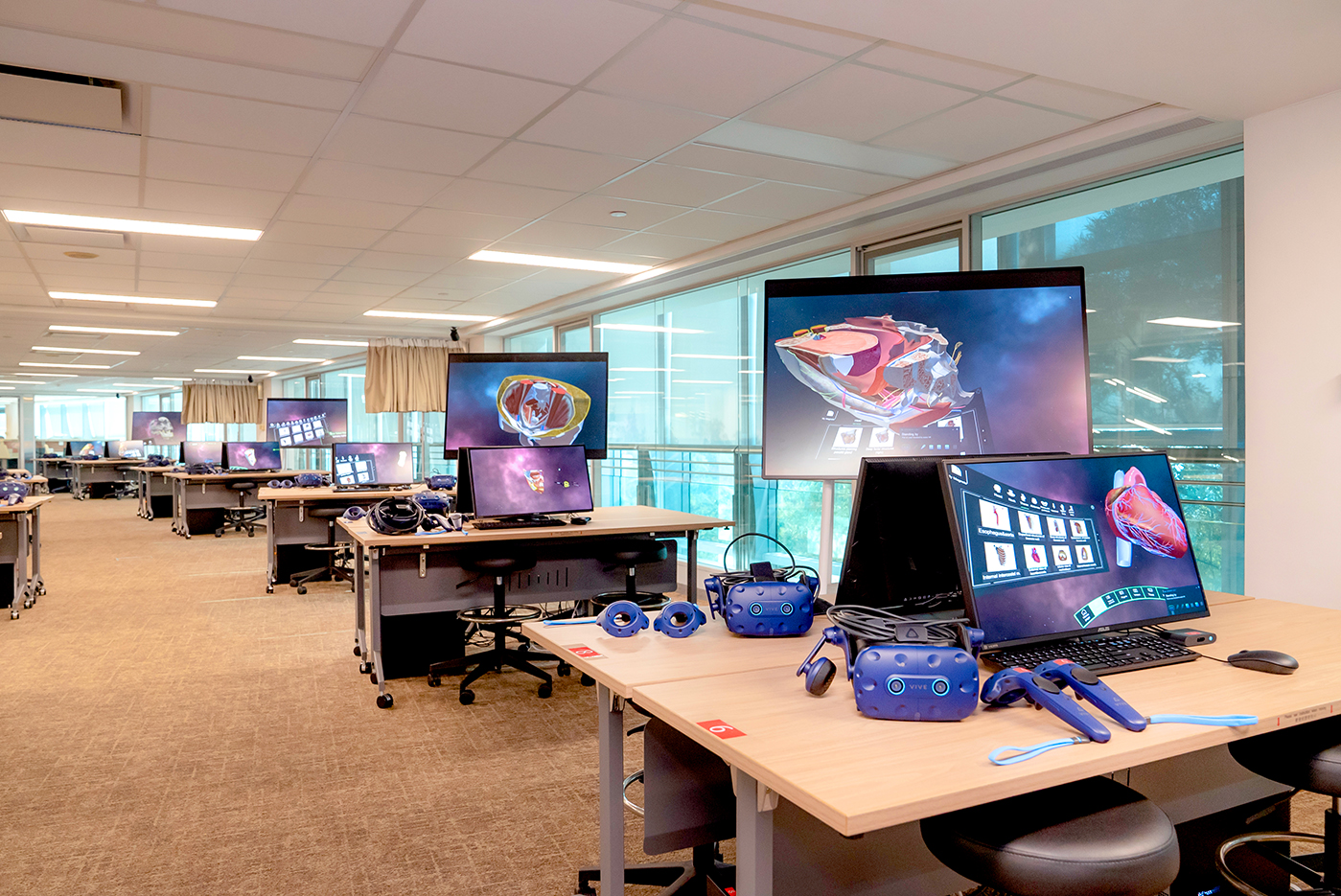 XR headsets and spatial medical visualisations in an HKU technology classroom